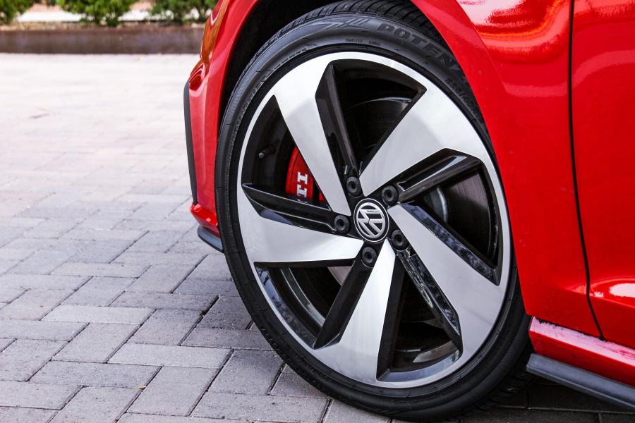 Колеса Volkswagen Golf GTI 5-Door (Typ 5G) 2017 года  (NA) (фото 25 из 41)